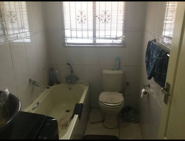 2 BEDROOM HOUSE FOR SALE IN ALEXANDRA